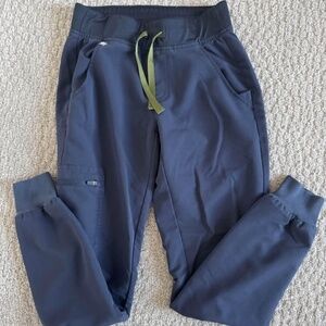 Figs scrub bottoms only